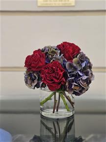 Low meeting room flower arrangement